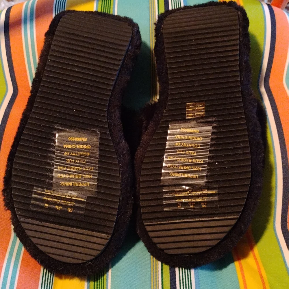 DKNY faux rabbit fur shoes - Picture 4 of 4